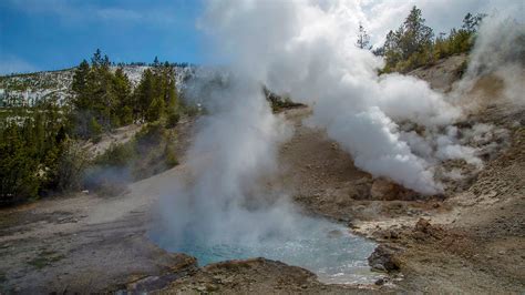 Two Huge Magma Chambers Spied Beneath Yellowstone National Park Science Aaas