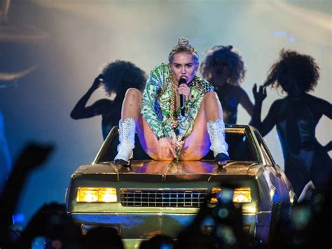 G1 Miley Cyrus Encerra Turnê Americana E Mostra Circo Que é