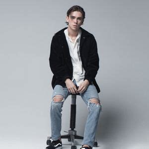 Felix sandman och benjamin ingrosso framför låten tror du att han bryr sig på sommarkrysset 2019 i sommarkrysset från gröna. Benjamin Ingrosso + Felix Sandman | Rocknet | Bakgrundsbilder