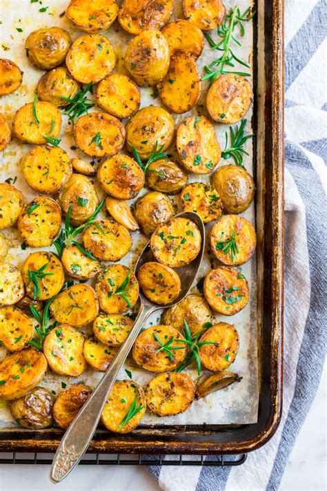 Oven Roasted Potatoes Easy And Crispy Wellplated Com