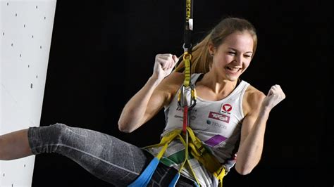 Die gebürtige haagerin jessica pilz zeigte schon in der qualifikation und im halbfinale groß auf. Klettern: Zweites WM-Gold für Schubert - tirol.ORF.at
