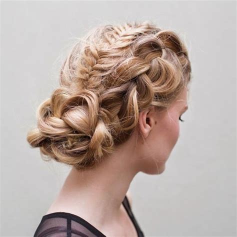 Big sexy hair powder play for adding grip to the roots for bobby pins to stay in place. 72 Stunningly Creative Updos for Long Hair