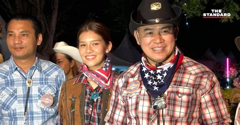 'ธรรมนัส' พา 'น้องจุ๊บจิ๊บ' ลงพื้นที่ ร.อ.ธรรมนัส พรหมเผ่า รมช.เกษตรและสหกรณ์ และรองหัวหน้าพลังประชารัฐ (พปชร.) ได้ควง น้องจุ๊บจิ๊บ ธนพร ศรีวิ. ครม. มีมติแต่งตั้งภรรยา ร.อ. ธรรมนัส รัฐมนตรีช่วยเกษตรฯ ...