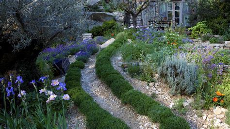 Love The Look Of A Mediterranean Garden Heres How To Create One