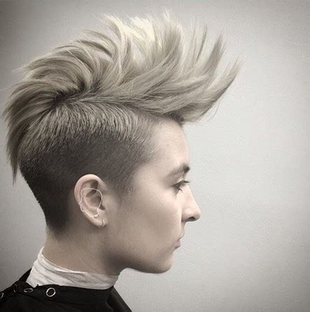 So, if you want to be in style, shave the sides and leave the top long enough for a textured look. 20 Trendy Short Hairstyles for Thick Hair - PoPular Haircuts