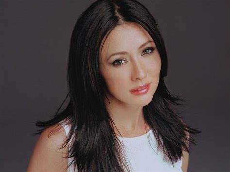 Born shannen maria doherty on 12th april, 1971 in memphis, tennessee usa, she is famous for heather duke in 'heathers', brenda walsh in 'beverly hills 90210' and prue halliwell in 'charmed', among others in a career that spans 1981. La Brenda Walsh di Beverly Hills 90210 ha il cancro al seno