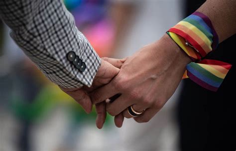 Hong Kong Des Lois Criminalisant Lhomosexualité Jugées Anticonstitutionnelles Le Devoir