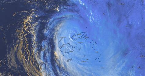 Two people have died due to cyclone yasa, fijian officials say, as the category 4 storm heads towards tonga. Blog spécial cyclone
