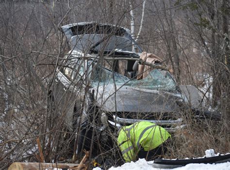 Suv Rollover Causes Non Life Threatening Injuries In Waldoboro The