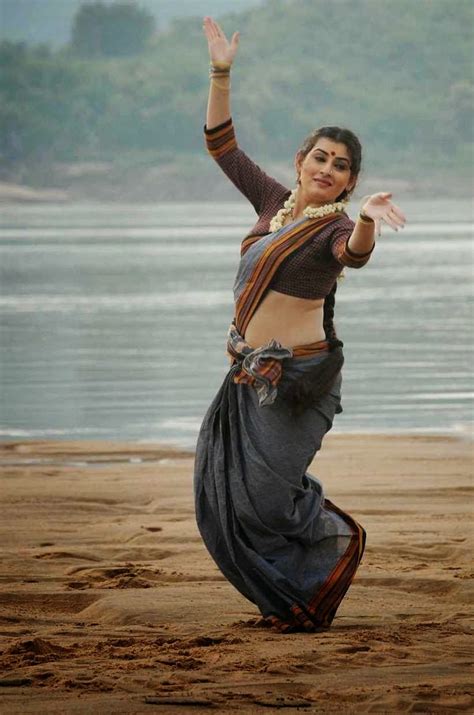 Archana Hot Navel And Belly Show In Hot Dance Stills From Kamala Tho