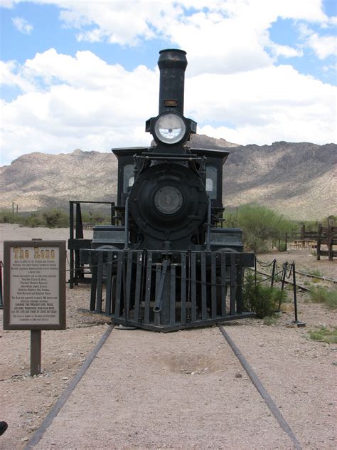 Old Tucson Movie Studio images courtesy of http://www.vermonter.com