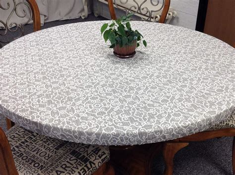 Fitted Tablecloth In Gray And White Fretwork Print
