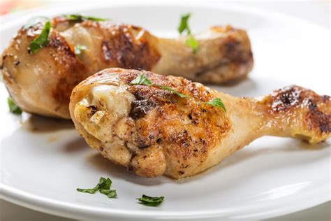 Avoid waste by immediately freezing or refrigerating excess chicken. Baked Chicken Drumsticks - Crispy Oven Baked Chicken ...