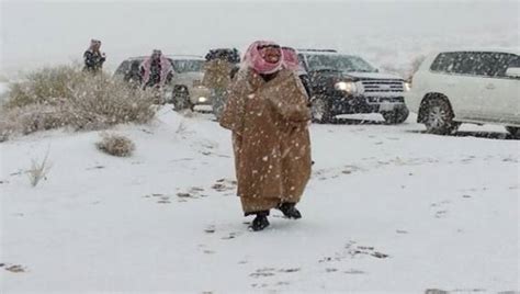 The following are images collected from the web of snow in the tabuk region of saudi arabia, about 1,500 km from riyadh. Snow blankets Saudi Arabian highlands - News - Region ...