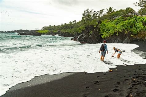 Maui Black Sand Beaches Must Do Stop On Road To Hana