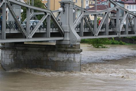 Auch in bayern kommt es am wochenende zu hochwasser: Hochwasser im Salzburger Flachgau 02.06.2013 - Flachgau
