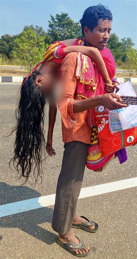 In Dana Majhi Rerun Odisha Man Carries Wifes Body On Shoulder India News