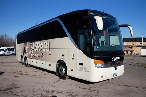 Qasje e lehtë e udhëtarëve tek operatorët. Noleggio Autobus GT Setra 28 posti - Gaspari Viaggi ...