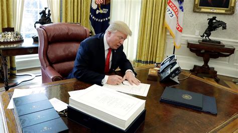 Trump Signs Tax Bill Before Leaving For Mar A Lago Cnnpolitics