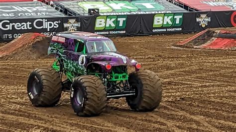 Monster Jam World Finals 22 Grave Digger Purple Winning 2 Wheel Skills