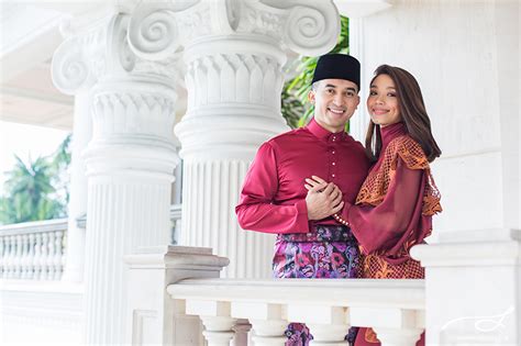 Beliau terkenal kerana mengacarakan rancangan 8tv quickie yang bersiaran di 8tv. The Nasimuddin family: Raya portraits - Malaysia Wedding ...