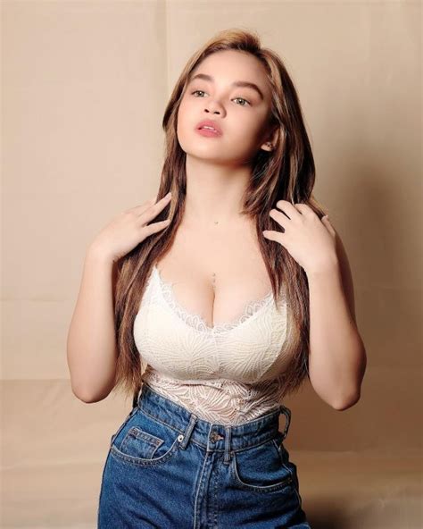 why xyriel manabat sees nothing wrong with posting sexy photos online preview ph