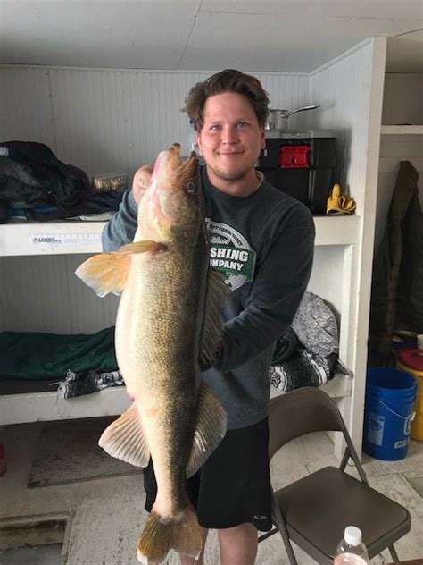 Ice Fishing Lake of the Woods | Border View Lodge