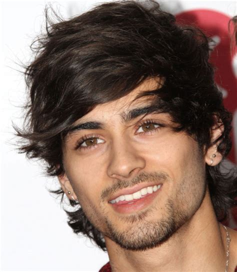 Zayn Malik Makes First Red Carpet Appearance In Over A Year At Aladdin
