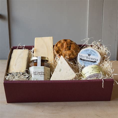 Tastes of chicago is a division of lou malnati's pizzeria that ships lou malnati's famous deep dish pizza and other windy city favorites nationwide. Christmas :: Cheese Hampers & Gifts :: Taste of the West ...