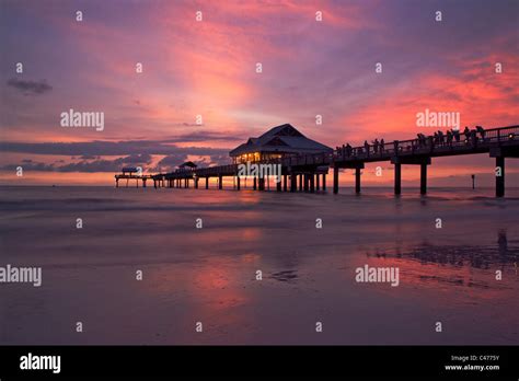 Sunset At Pier 60 At Clearwater Beach Fl Stock Photo Alamy