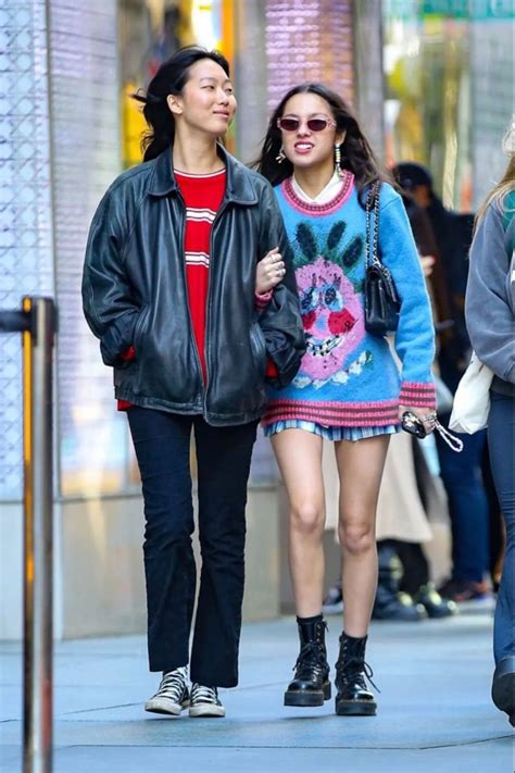 Olivia Rodrigo And Madison Hu In New York In 2022 Fashion Celebrity