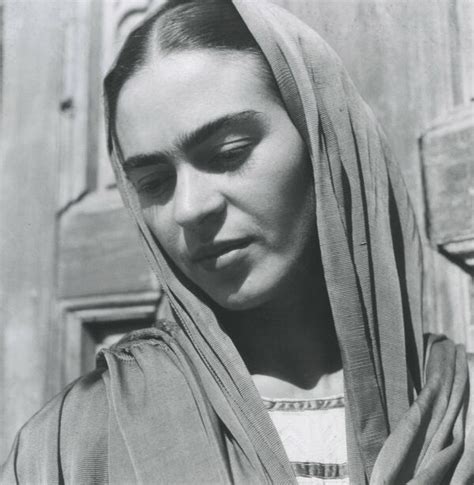Exposición fotográfica desnuda a Frida Kahlo en Escazú La Nación
