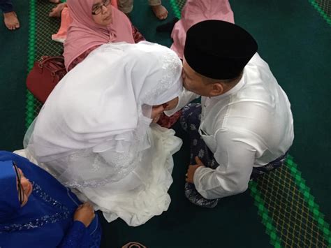 Jangan lupa berikan sagu hati kepada tok kadi dan 2 orang saksi tadi. Contoh Lafaz Akad Nikah Untuk Semua Bakal Suami