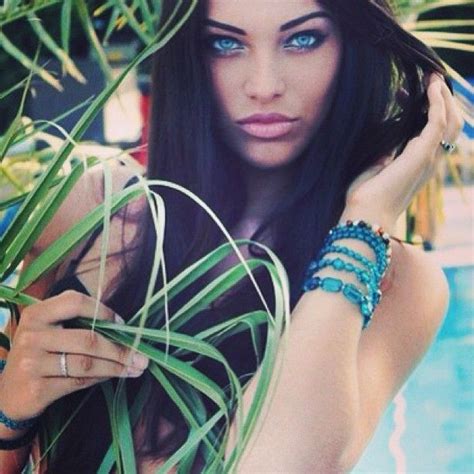 Dark Hair Blue Eyes Bright Blue Eyes Long Dark Hair Blue Hair Daria Turquoise Necklace