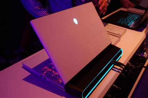 Alienware Area 51m First Look The Very First Fully Upgradeable Gaming