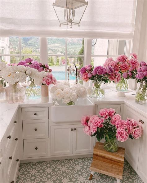So, do consider adding those to. Beautiful Kitchen Floral Arrangements in 2020 | Tulip ...