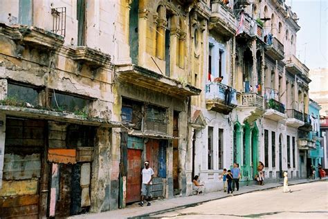 Habana Vieja Translating Cuba