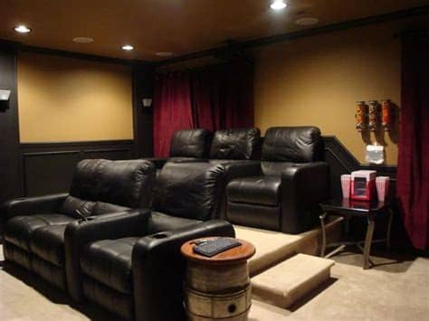 No todos podemos tener una sala de cine en casa, pero que levante la mano al que no le gustaría disponer de este espacio tan excepcional y pues hoy nos hemos puesto las botas y os enseñamos 22 salas de cine en casa. ¿Cómo crear tu propia sala de cine en casa? Un Home ...