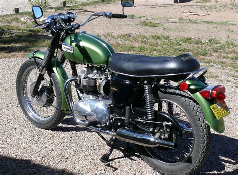 Pricing and availability the first public reveal for the daytona. 1970 Triumph Daytona 2_edited-1.jpg | Triumph Motorcycle ...