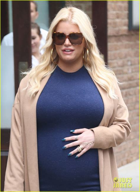 Photo Jessica Simpson Shows Off Her Pregnancy Style In Nyc 02 Photo 4150800 Just Jared