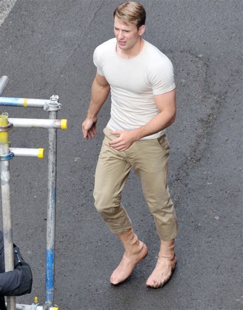 Here S Why Chris Evans Wore Fake Feet In The First Captain Hot Sex Picture