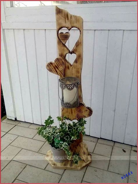Kerzen und flammen aus edelrost für haus und garten rostige kerzen und flammen ergänzen sich perfekt und versetzen uns auch in weihnachtliche stimmung. 10+ Holzdeko Selber Machen in 2020 | Selber machen garten ...