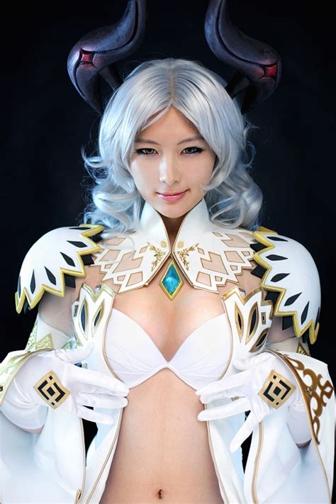 Castanic Tera Online Silver Hair Girl Breasts Cosplay Female Focus Horns Looking At