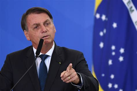 Jair Bolsonaro Contra Las Vacunas Si Alguien Se Transforma En Un