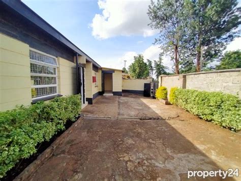 We only provide you with listings from known landlords, which we can ensure are live, and available to rent now. 3 Bedroom House to rent in Langata