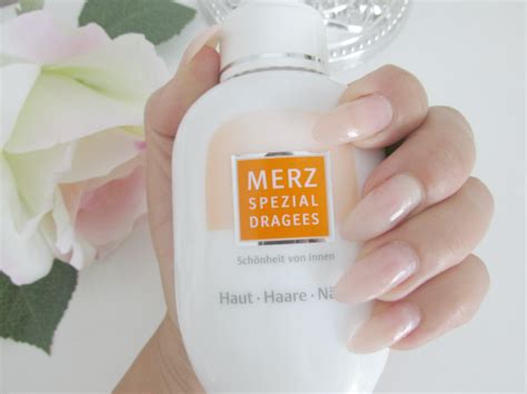 Merz spezial dragees are nutritional beauty supplements which have been specially designed to give you fresh, healthy skin, strong, shiny hair and beautiful, firm fingernails. Merz Spezial Dragees - Schönheit von Innen - Madame Keke ...