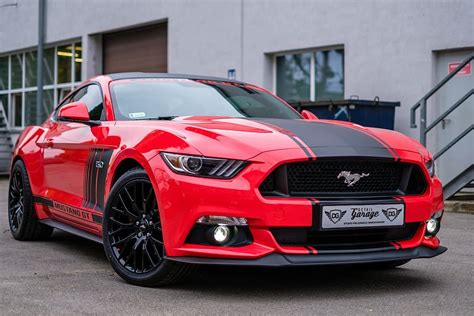 Hd Wallpaper Red And Black Ford Mustang Near House Mustang Gt Usa