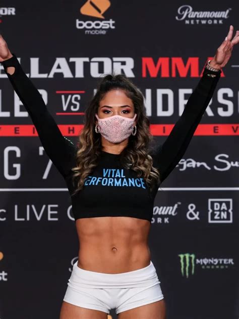 Mma Bellator Fighter Valerie Loureda Signs Contract With Wwe Daily