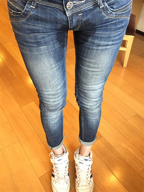 Yuanyi Zhou On Twitter And Finally Pee My Jeans After Holding The