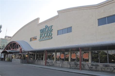 The parking garage is large, three storiesvand easy to navigate. Whole Foods Market | Cherry Creek North | Denver, CO